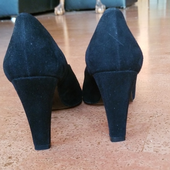 Vintage Stuart Weitzman Suede Pumps - Picture 2 of 6